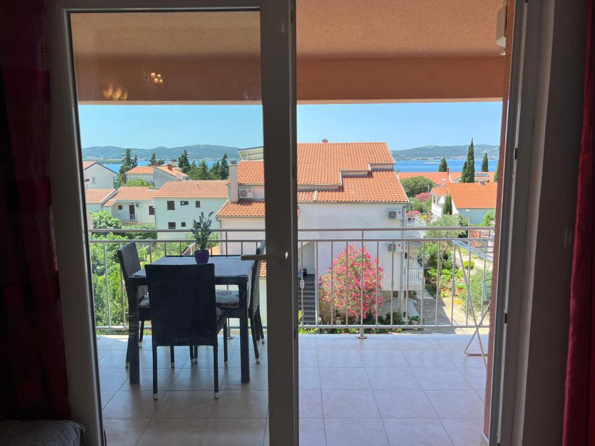 Apartmani Roje Sveti Filip I Jakov Bagian luar foto