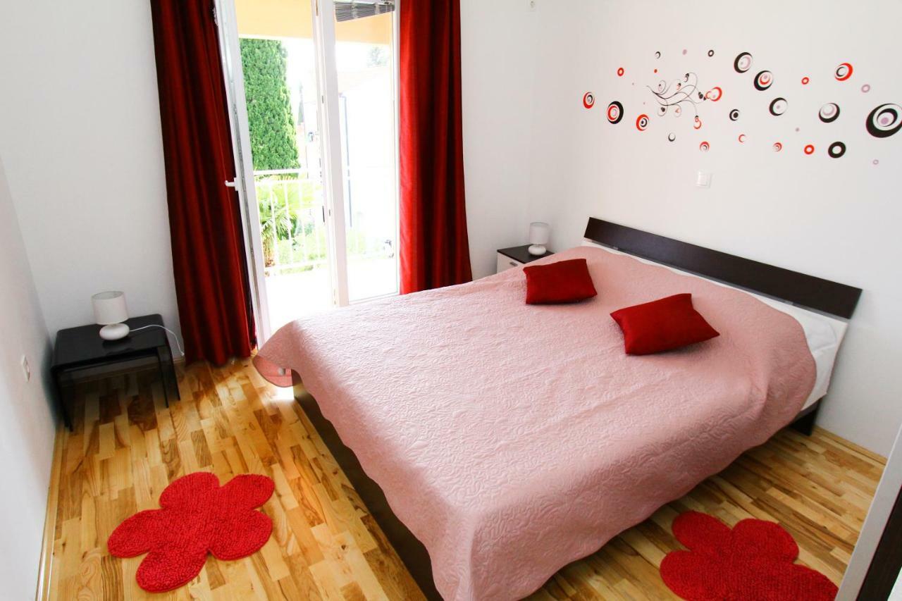 Apartmani Roje Sveti Filip I Jakov Bagian luar foto