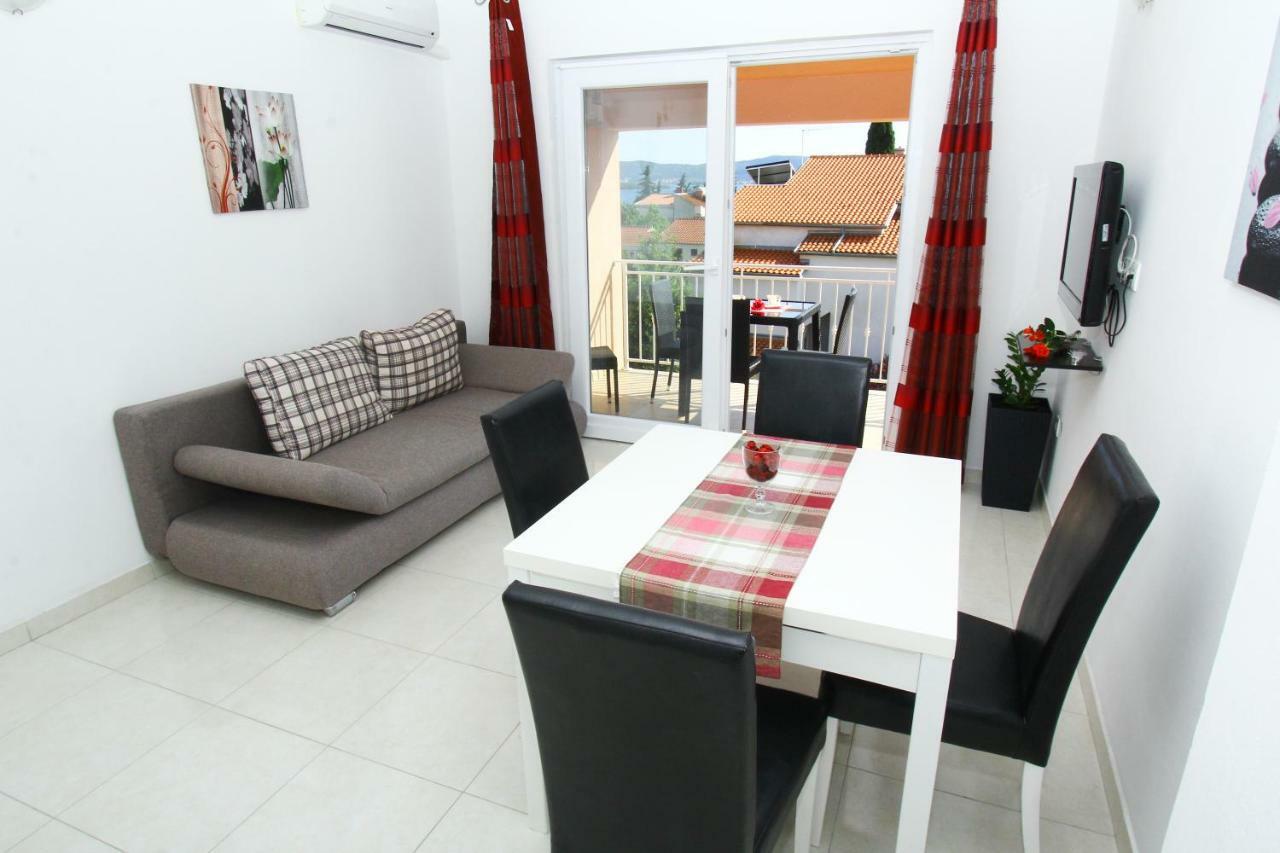 Apartmani Roje Sveti Filip I Jakov Bagian luar foto